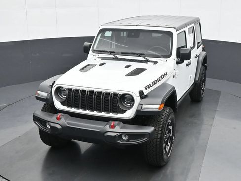Used 2025 Jeep Wrangler Unlimited Rubicon AWD/4WD image 17