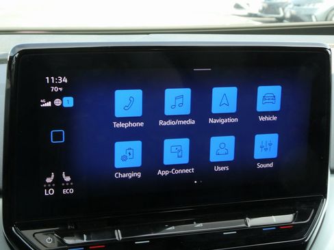 Used 2022 Volkswagen ID.4 Pro image 6