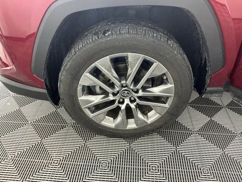 Used 2019 Toyota RAV4 XLE Premium w/ Cold Weather Package image 17