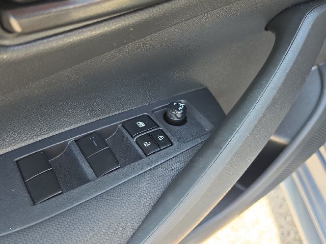 Used 2024 Toyota Corolla LE FWD image 19