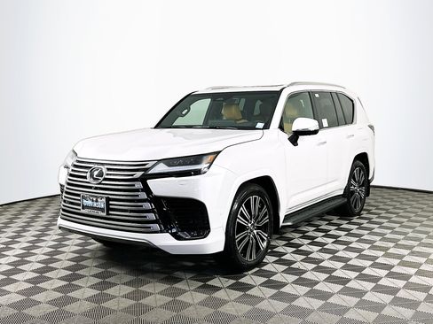 New 2025 Lexus LX 700h Luxury image 3