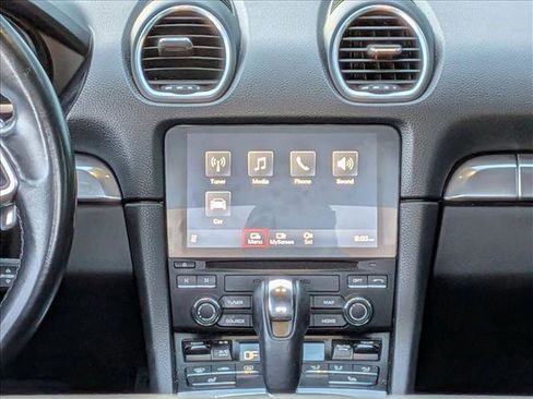 Used 2021 Porsche 718 Cayman image 10