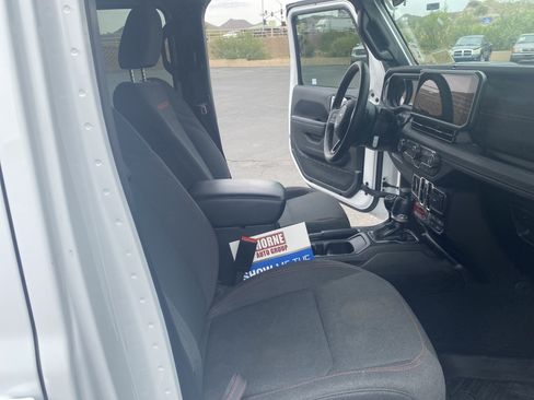 Used 2024 Jeep Gladiator Rubicon w/ Safety Group AWD/4WD image 22