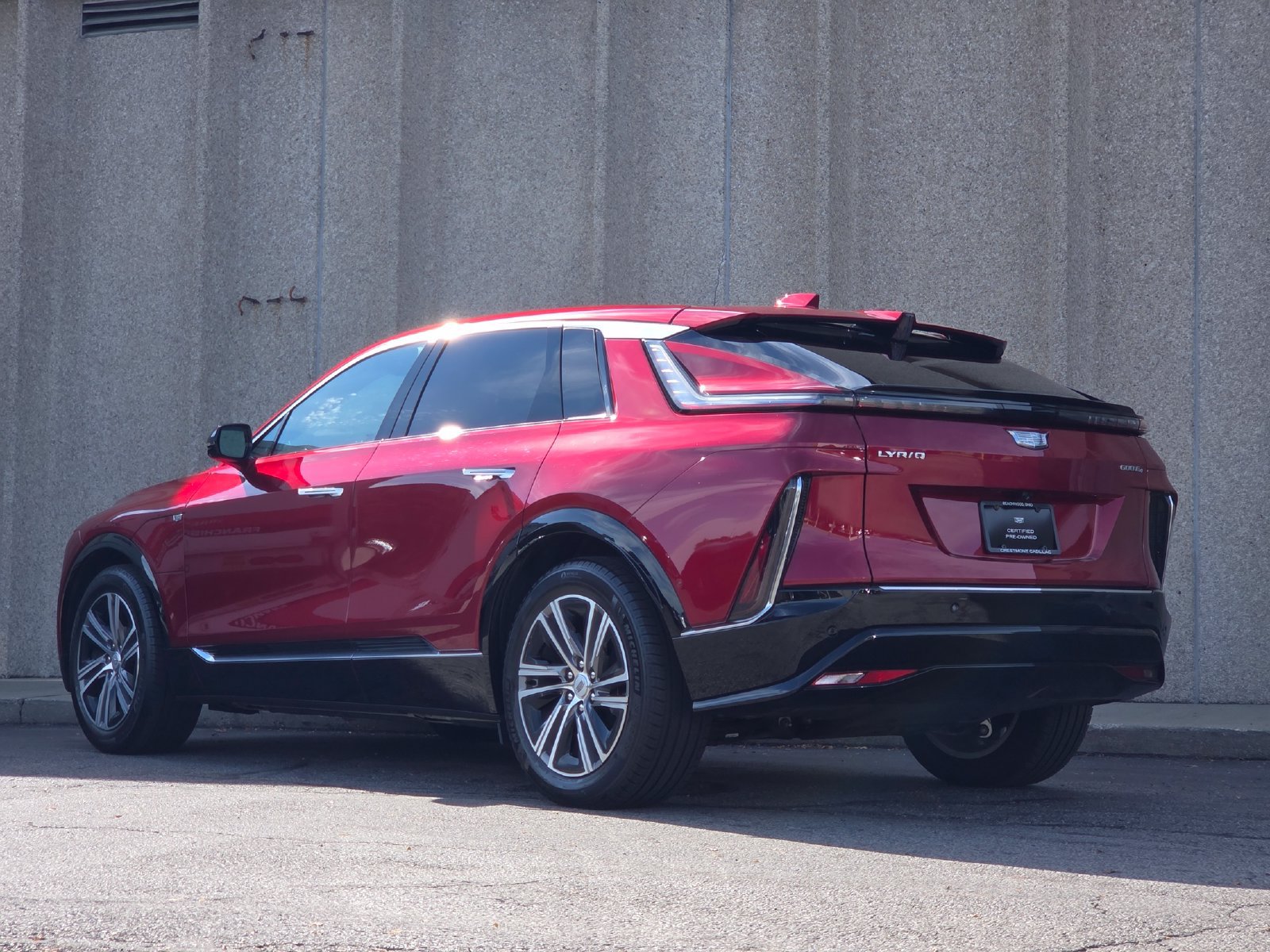 Certified 2024 Cadillac Lyriq Luxury AWD/4WD image 20