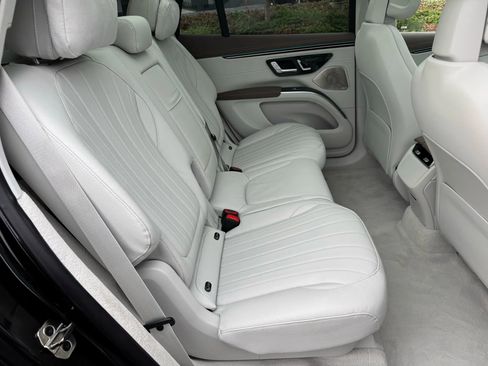 Used 2023 Mercedes-Benz EQS 580 4MATIC SUV image 27