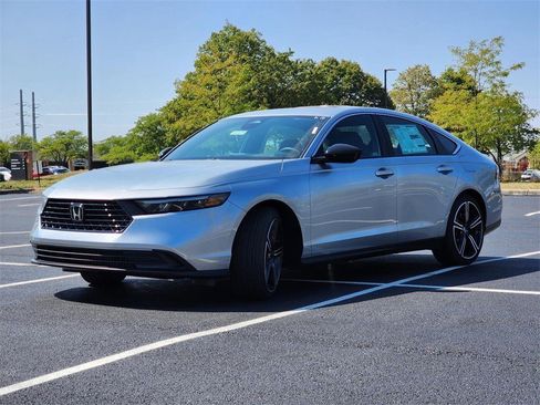 Used 2024 Honda Accord Sport image 11