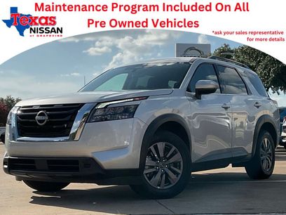Used 2025 Nissan Pathfinder SV