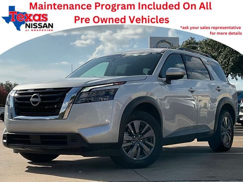Used 2025 Nissan Pathfinder SV FWD image 1