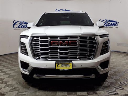 Used 2025 GMC Yukon Denali image 3