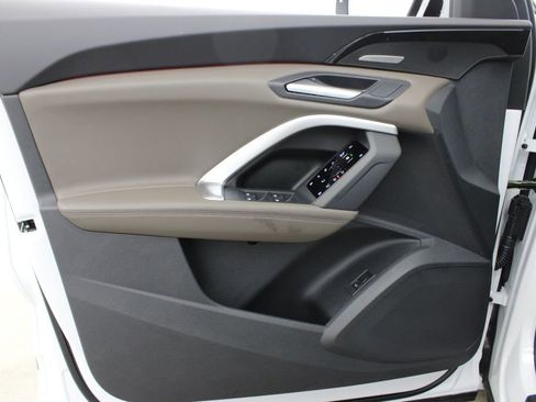 New 2025 Audi Q5 Prestige image 17