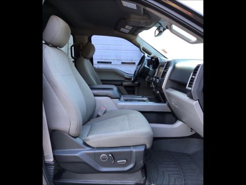 Used 2018 Ford F150 XLT w/ Equipment Group 302A Luxury image 17