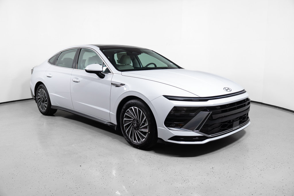 New 2026 Hyundai Sonata SEL FWD image 2