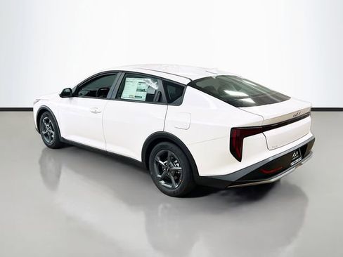 New 2025 Kia K4 LXS image 5