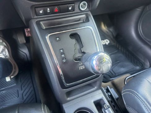 Used 2017 Jeep Patriot High Altitude AWD/4WD image 30