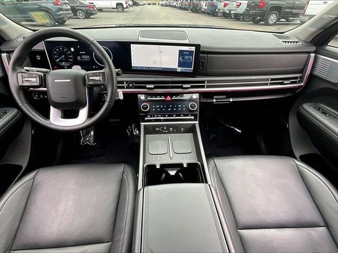 Used 2025 Hyundai Santa Fe Limited image 16