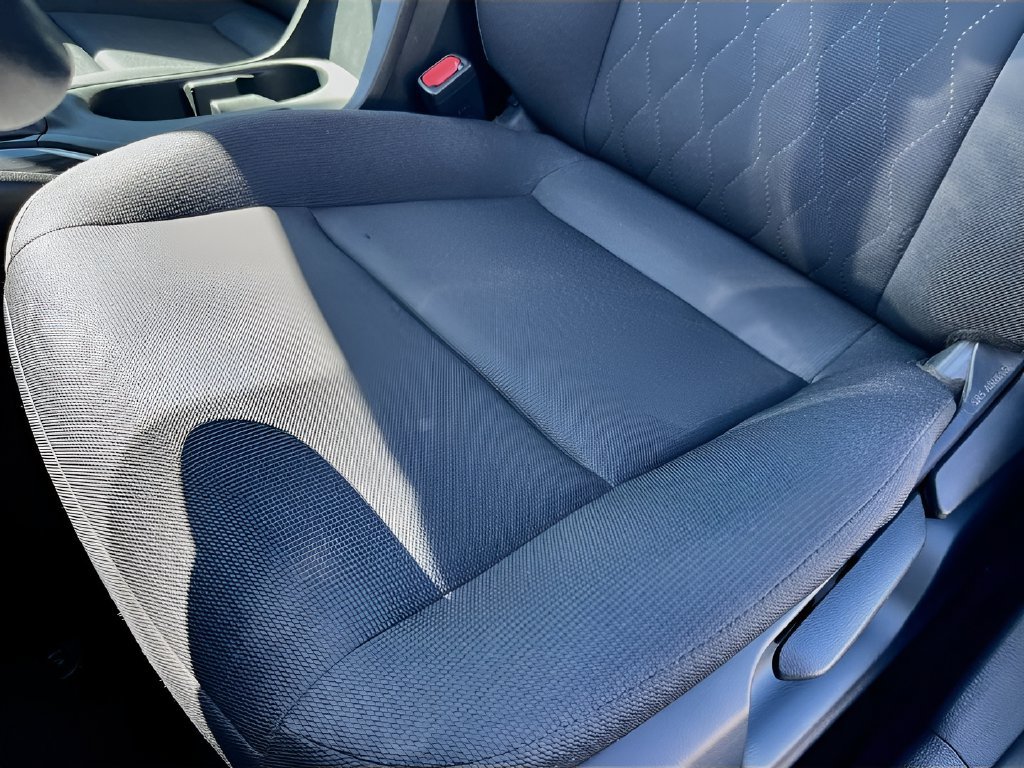 Used 2025 Toyota Corolla LE FWD image 18