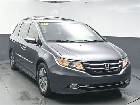 Used 2016 Honda Odyssey Touring Elite image 2