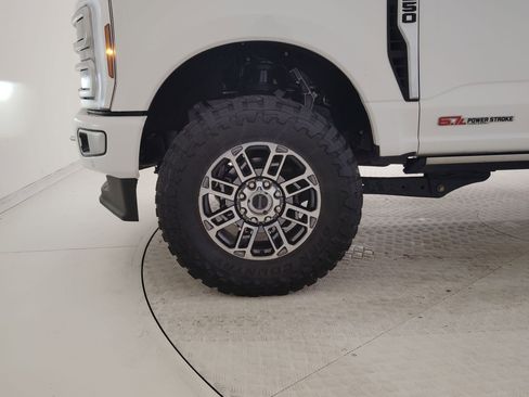 Certified 2024 Ford F250 Limited w/ FX4 Off-Road Package image 21