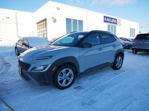 Used 2023 Hyundai Kona SEL image 4