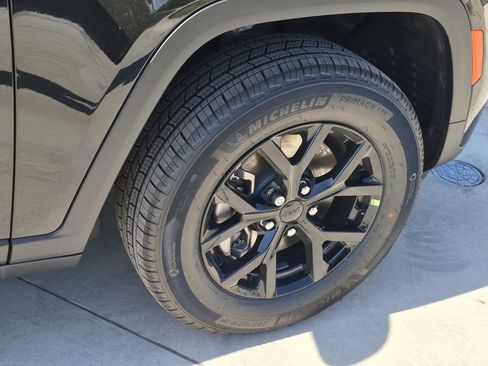 New 2026 Jeep Grand Cherokee L 2WD image 7
