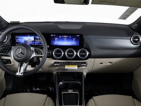New 2026 Mercedes-Benz GLA 250 image 4