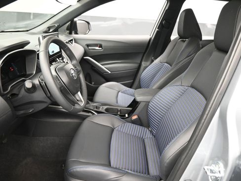 Used 2025 Toyota Corolla Cross AWD Hybrid w/ Convenience Package image 9