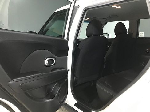Used 2017 Kia Soul FWD image 18