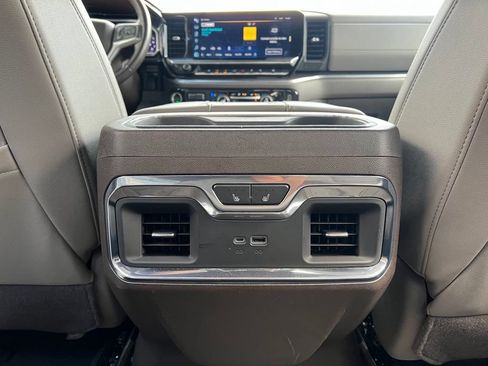 Used 2022 Chevrolet Silverado 1500 LTZ AWD/4WD image 25