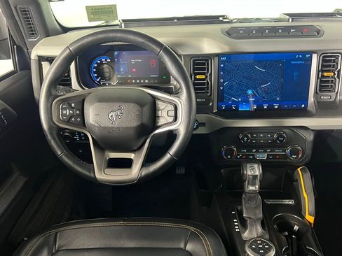 Used 2023 Ford Bronco Badlands image 34