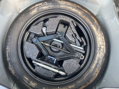 Used 2017 Subaru Forester 2.5i Premium w/ All-Weather Package image 16