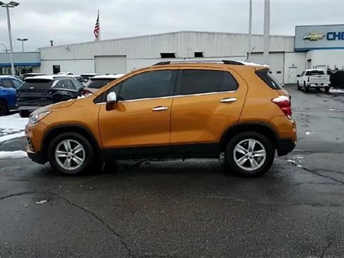 Certified 2017 Chevrolet Trax LT w/ Driver Confidence Package image 5