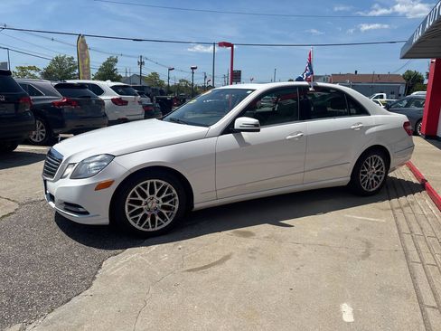 Used 2013 Mercedes-Benz E 350 4MATIC Sedan image 8