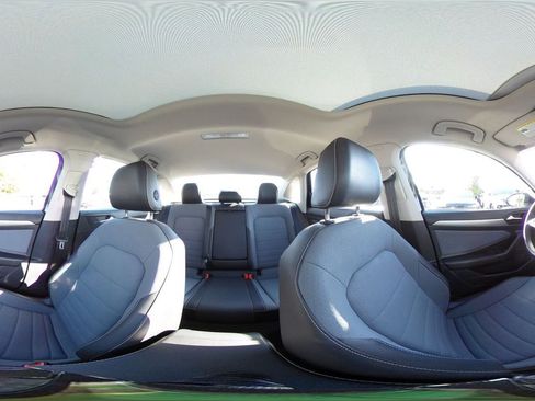 Used 2025 Volkswagen Jetta SE image 42