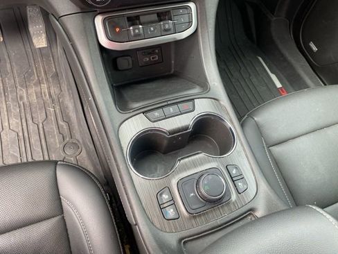 Used 2023 GMC Acadia SLT FWD image 20