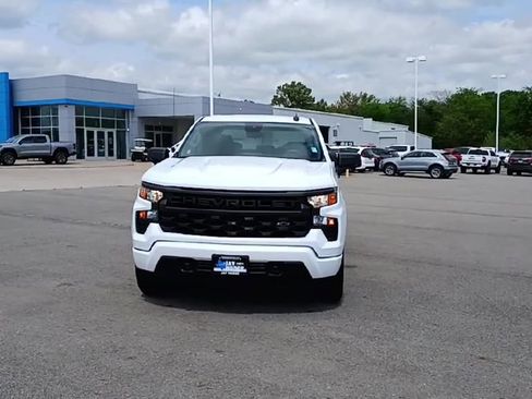 Used 2024 Chevrolet Silverado 1500 Custom w/ Turbomax Blackout Package image 3