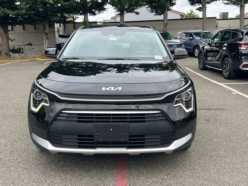 Certified 2025 Kia Niro LX FWD image 4
