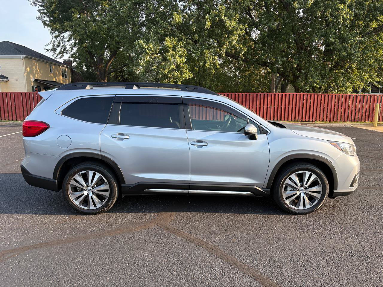 Used 2022 Subaru Ascent Limited w/ Technology Package AWD/4WD image 2
