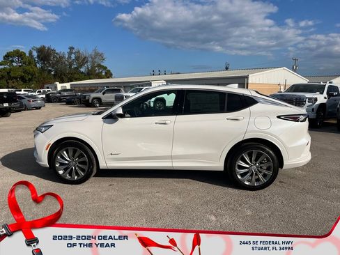 New 2026 Buick Envista Avenir image 4