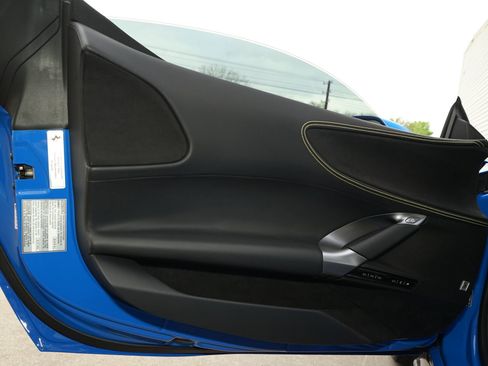 Used 2025 Ferrari SF90 Spider Base image 26