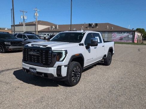 Used 2024 GMC Sierra 2500 Denali Ultimate w/ Max Trailering Package AWD/4WD image 15