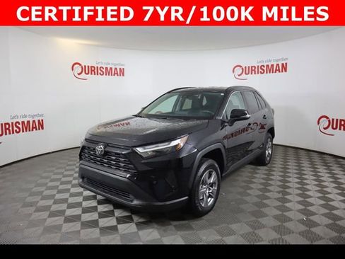 Used 2025 Toyota RAV4 XLE AWD/4WD image 3