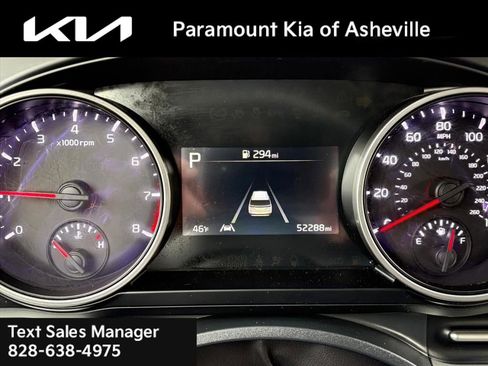 Used 2024 Kia Carnival LX image 9