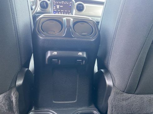 Used 2022 Jeep Wrangler Unlimited Sport AWD/4WD image 32