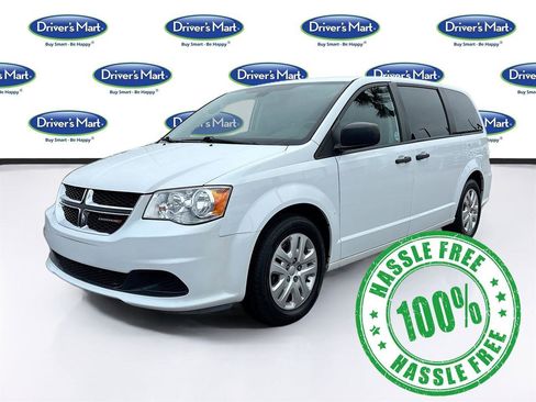 Used 2019 Dodge Grand Caravan SE image 3