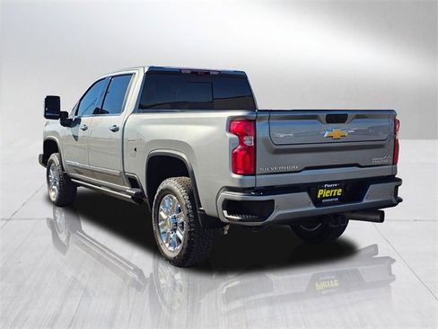 Used 2024 Chevrolet Silverado 3500 High Country w/ High Country Premium Package image 4