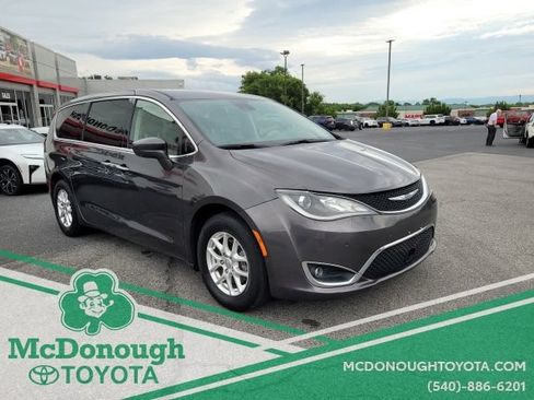 Used 2020 Chrysler Pacifica Touring w/ Advanced Safetytec Group FWD image 4
