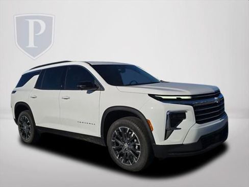 New 2026 Chevrolet Traverse LT w/ Sun and Wheel Package image 2