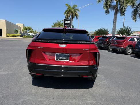 Certified 2025 Cadillac Lyriq Luxury w/ Nappa Leather Package RWD image 4