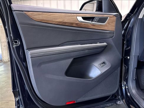 Certified 2026 Volkswagen Atlas SE w/ Panoramic Sunroof Package FWD image 23