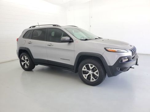 Used 2018 Jeep Cherokee Trailhawk w/ Trailer Tow Group image 4